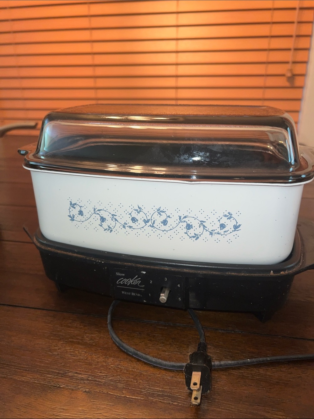 Vintage West Bend Slow Cooker